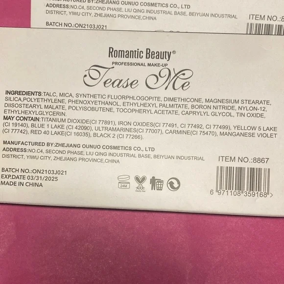 Tease Me Vibrant Eyeshadow Palette with Mirror - Picture 4 of 4